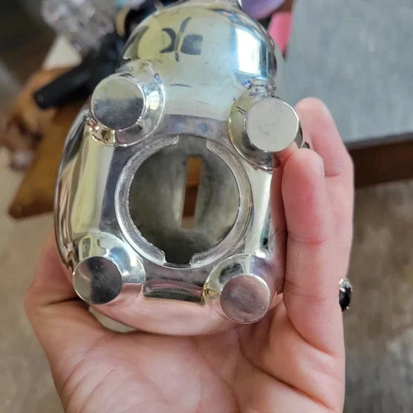 pre-loved small metal piggy bank with stopper excellent condition - Picture 7 of 16